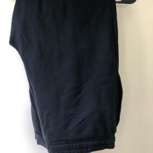 Black Jordan sweatpants.